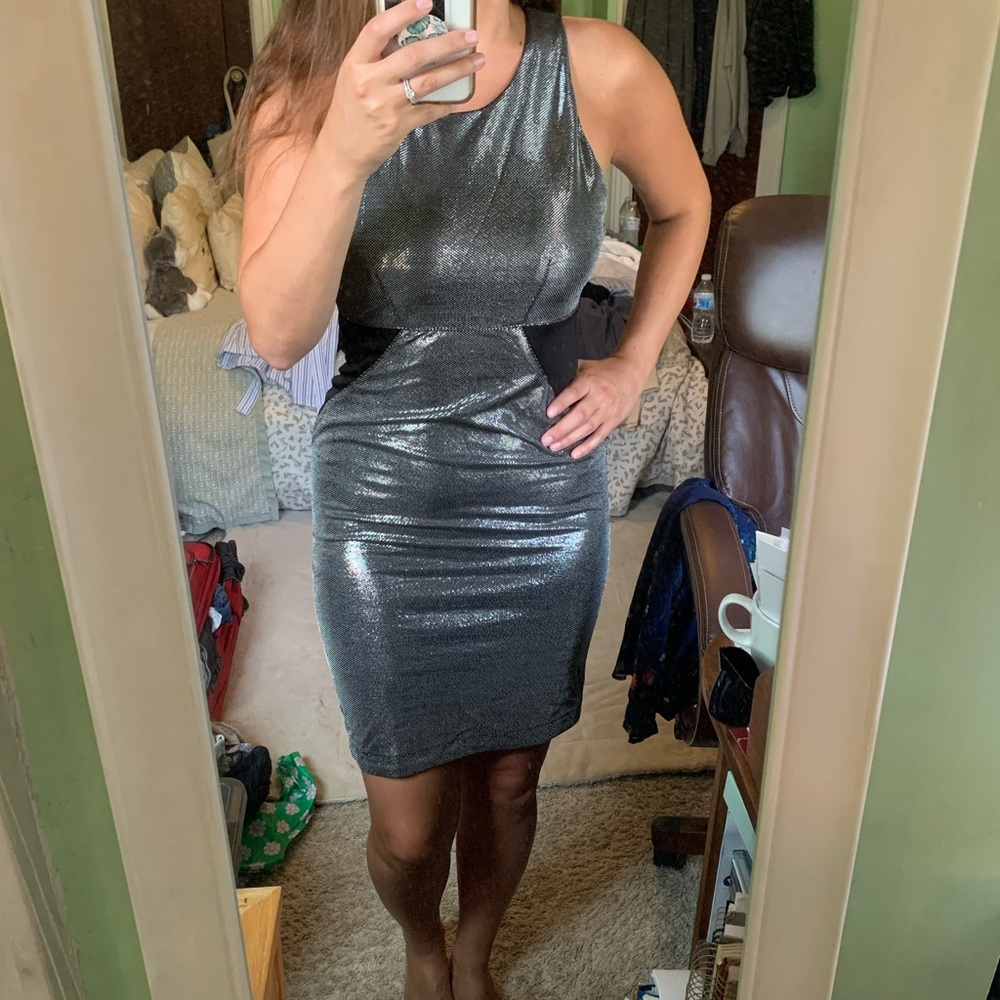 Metallic party/cocktail dress! 🪐
